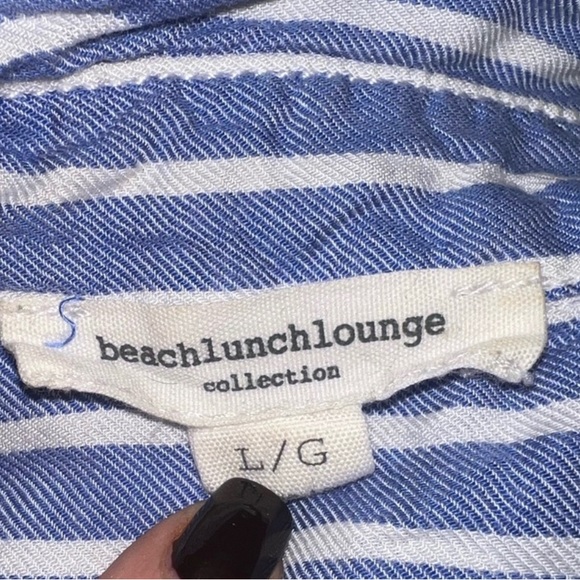 Beach lunch lounge striped blue sleeveless 
Top button down - Picture 2 of 2